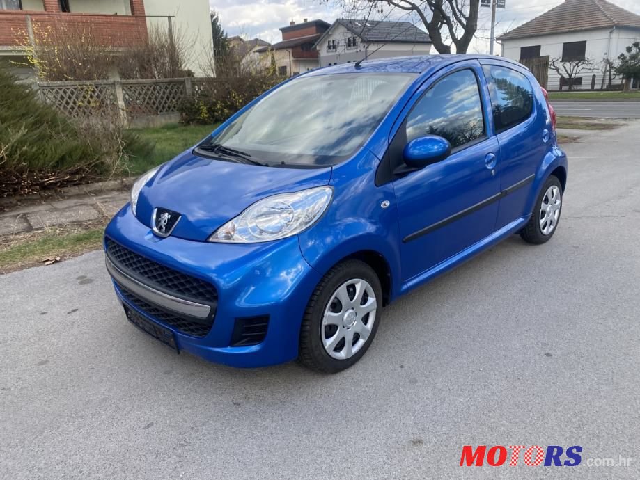 2009' Peugeot 107 1,0 photo #1