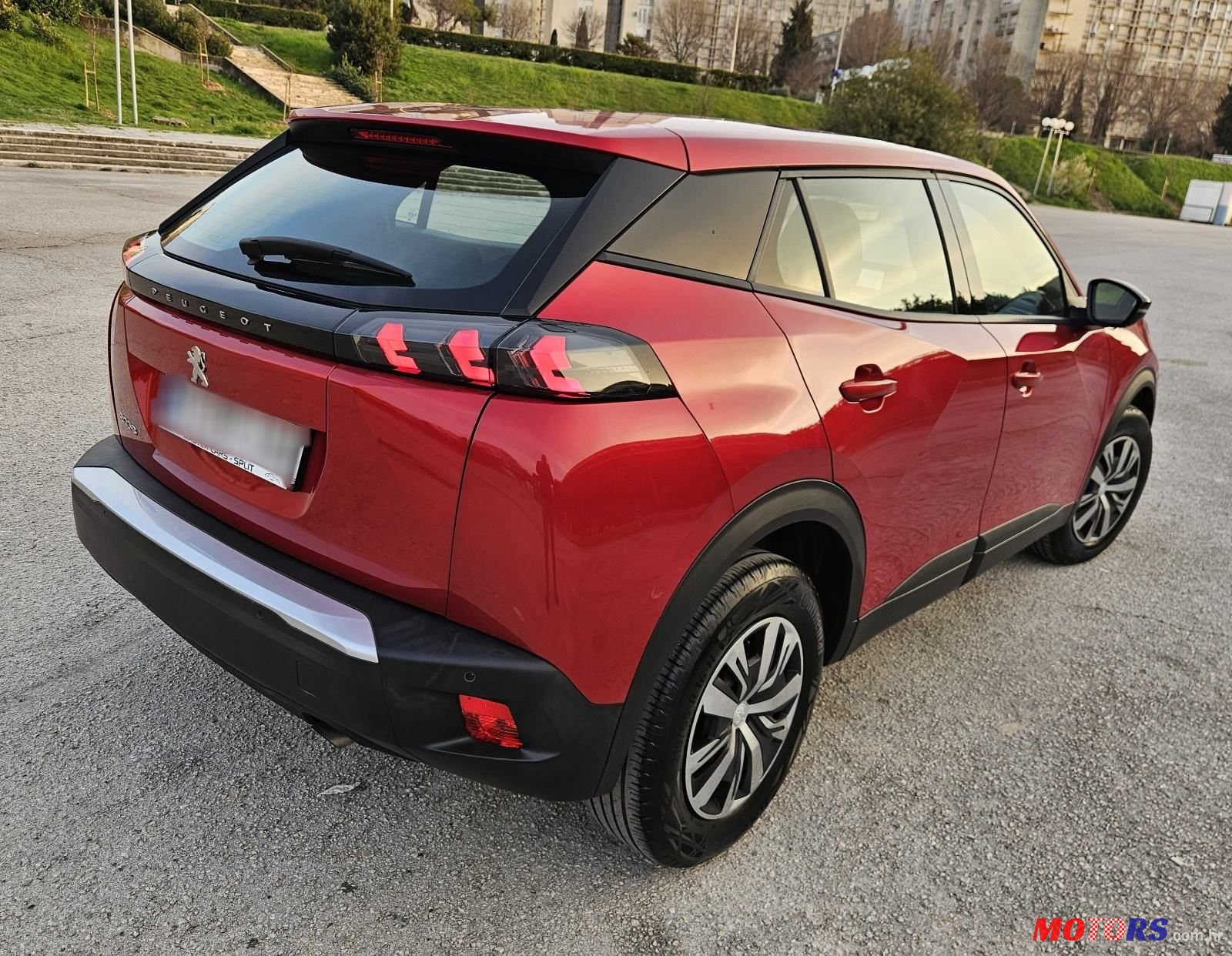 2023' Peugeot 2008 1,2 photo #3