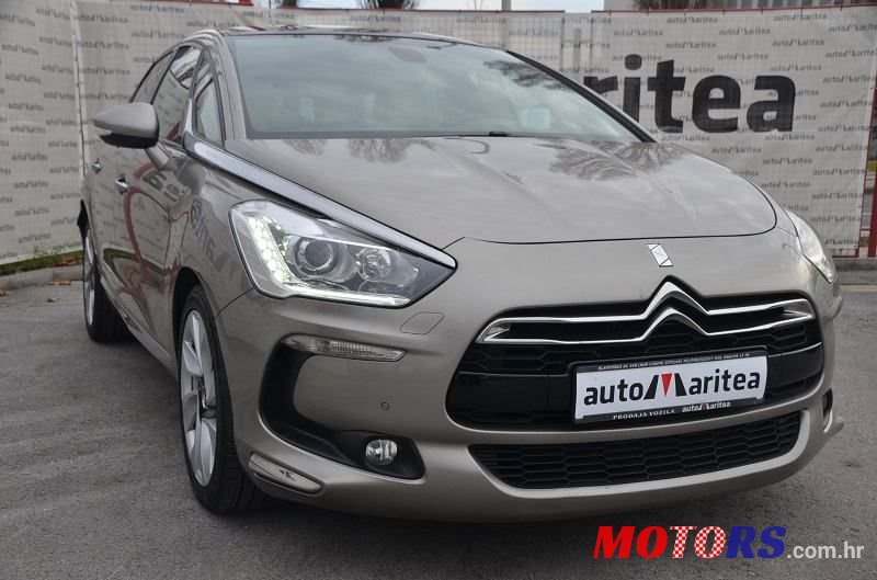 2013' Citroen DS5 Sport photo #1