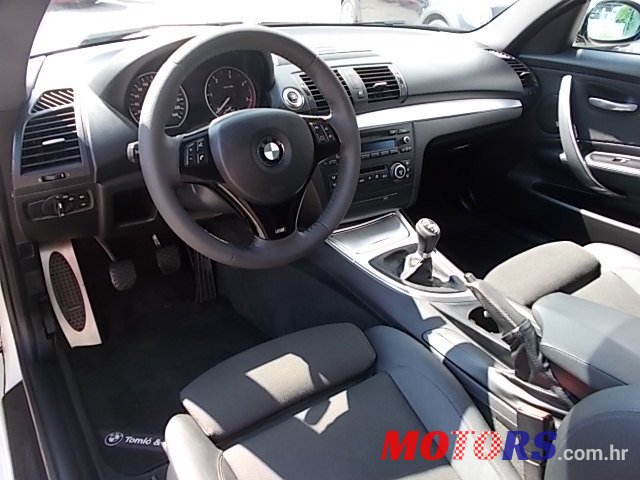 2008' BMW 118 photo #3