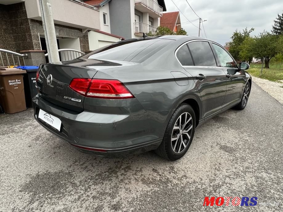 2015' Volkswagen Passat photo #6