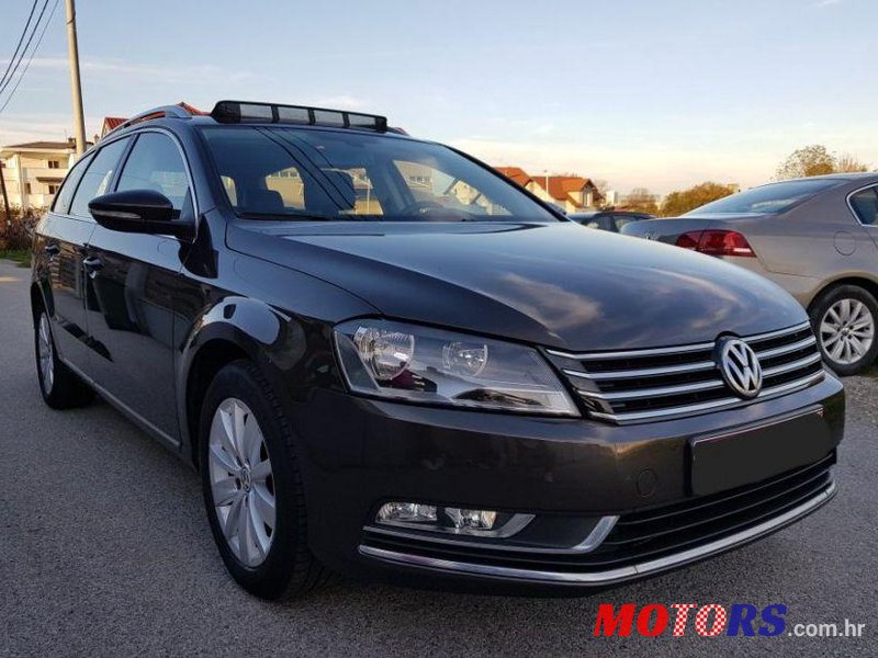 2013' Volkswagen Passat Variant photo #2