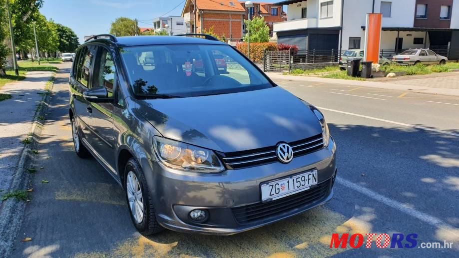2011' Volkswagen Touran 1,6 Tdi photo #2