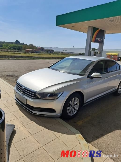 2018' Volkswagen Passat photo #1