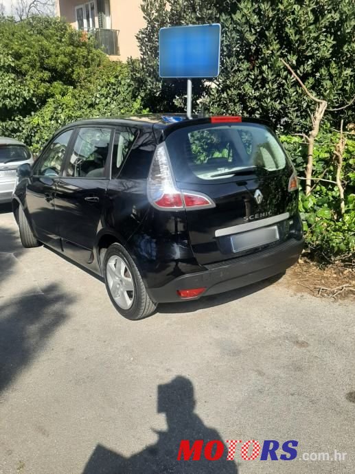 2014' Renault Scenic Dci photo #3