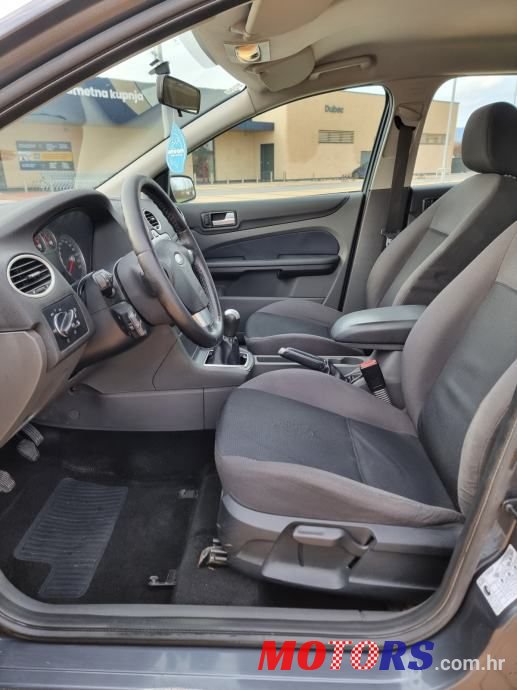 2005' Ford Focus Karavan photo #5