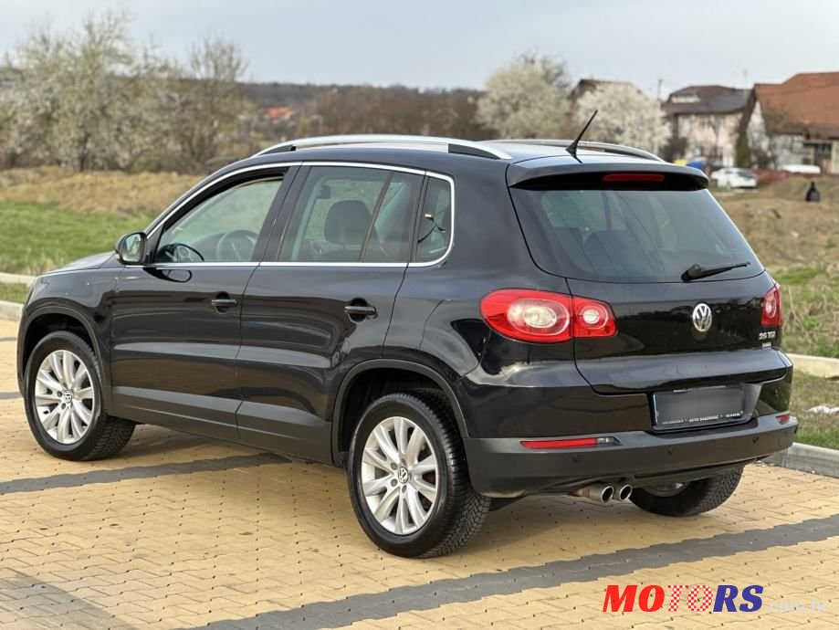 2010' Volkswagen Tiguan Sport photo #4