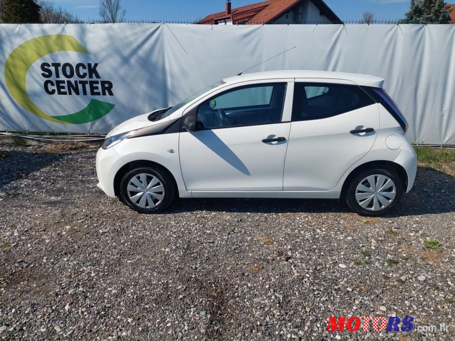 2016' Toyota Aygo 1,0 photo #3