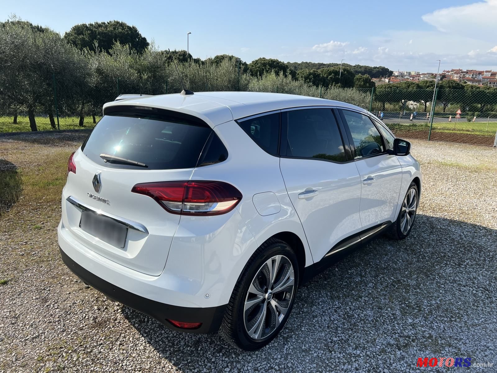 2017' Renault Scenic Dci 110 photo #4