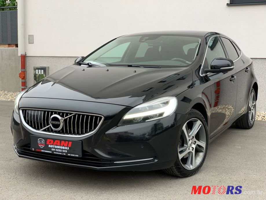 2017' Volvo V40 Sport photo #5