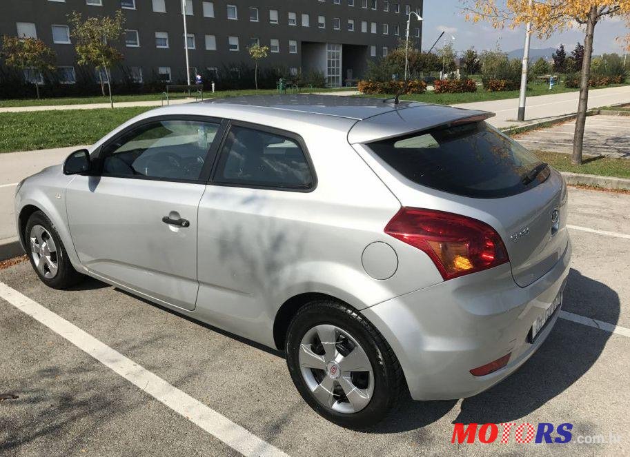 2009' Kia Pro Ceed 1,4 Lx Cool photo #2