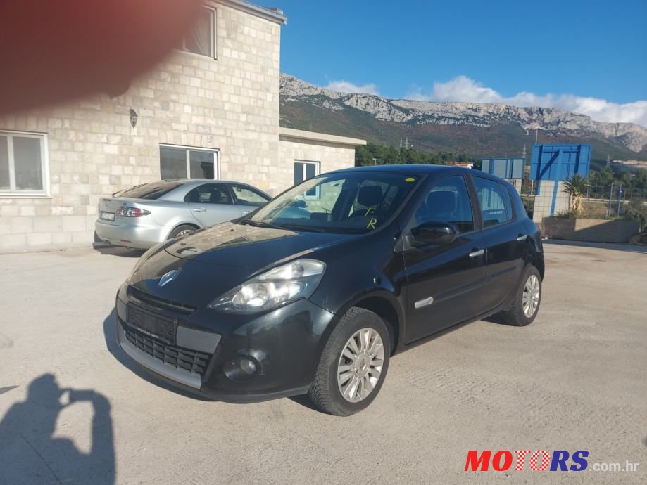 2011' Renault Clio 1,2 16V photo #3