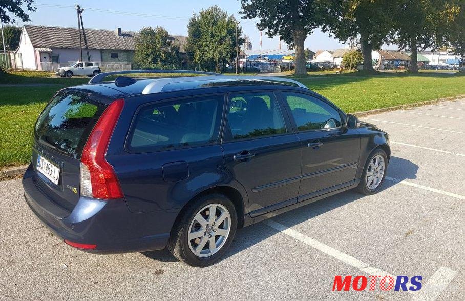 2012' Volvo V50 Drive photo #2