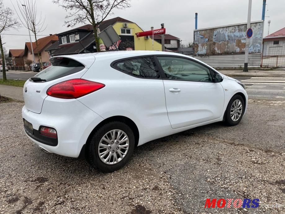 2013' Kia Ceed photo #6