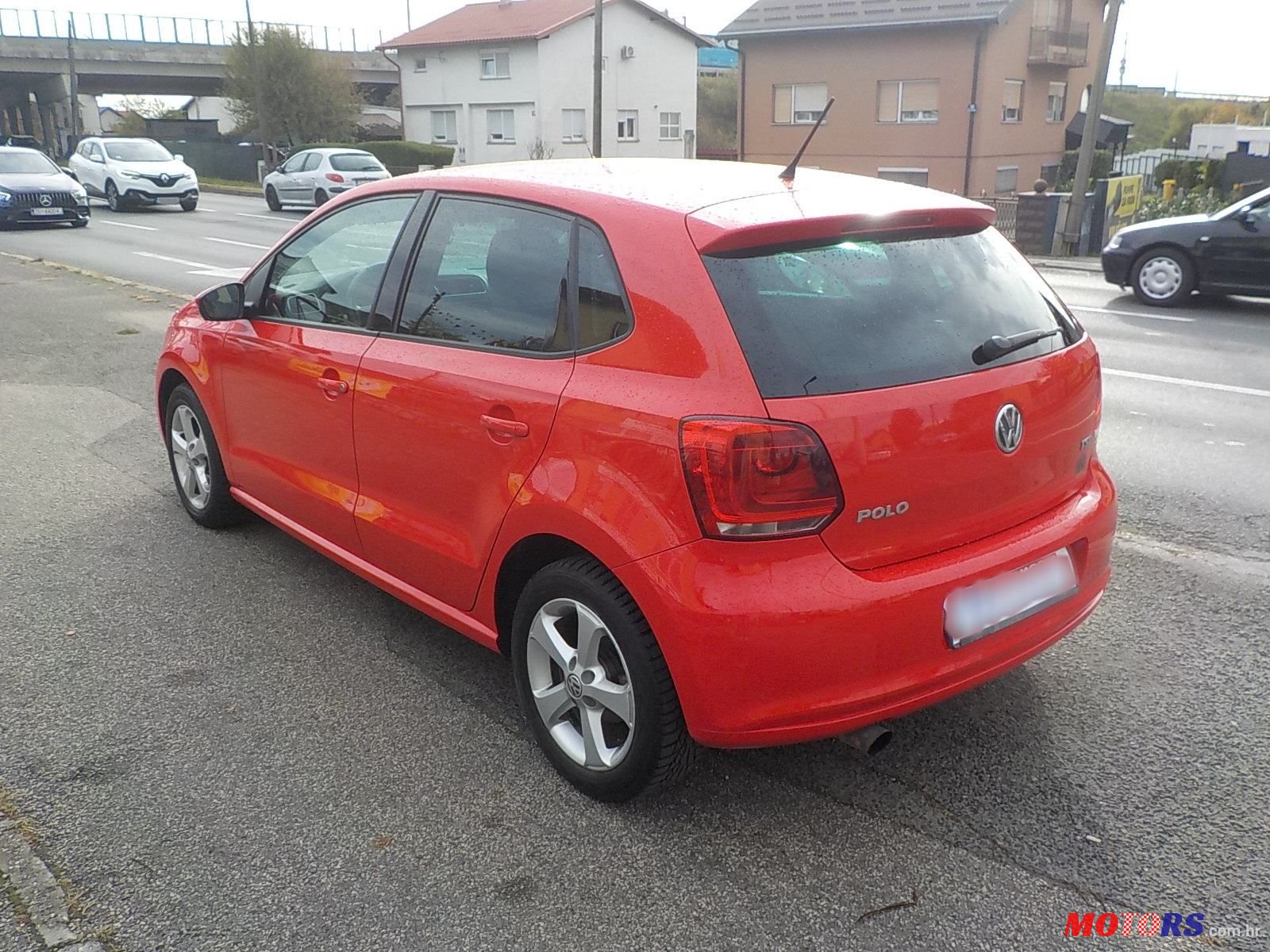 2011' Volkswagen Polo photo #5