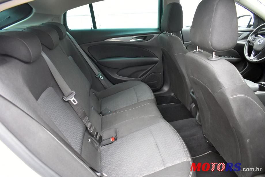 2018' Opel Insignia photo #6