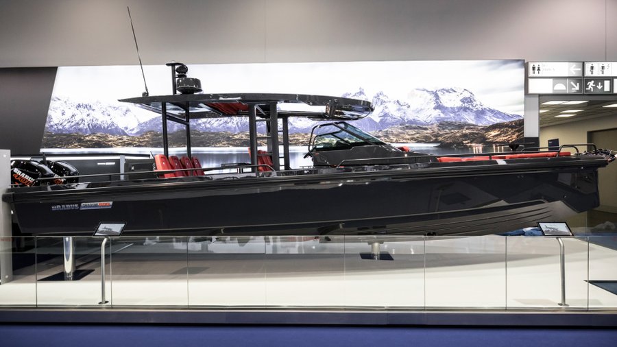 Brabus builds a boat: the fast and luxurious Shadow 800