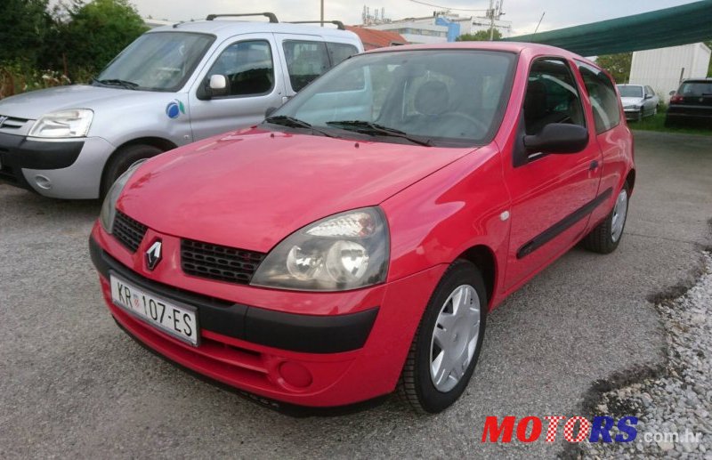 2003' Renault Clio photo #2