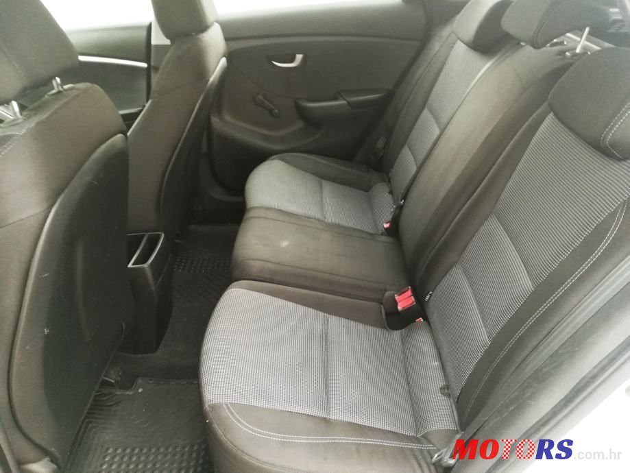 2014' Hyundai i30 Cw 1,4 Crdi photo #6
