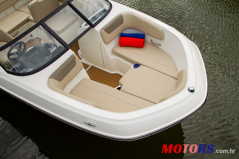 2021' Bayliner VR5 photo #5