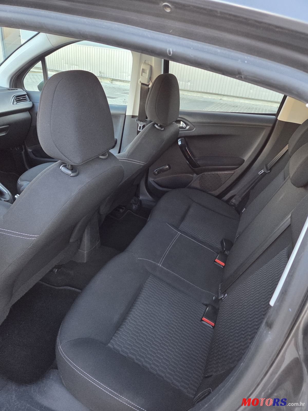 2018' Peugeot 208 1,6 Bluehdi photo #2
