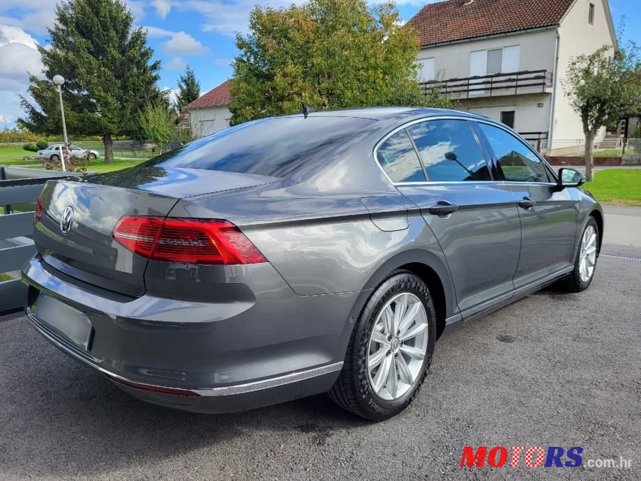 2016' Volkswagen Passat photo #5