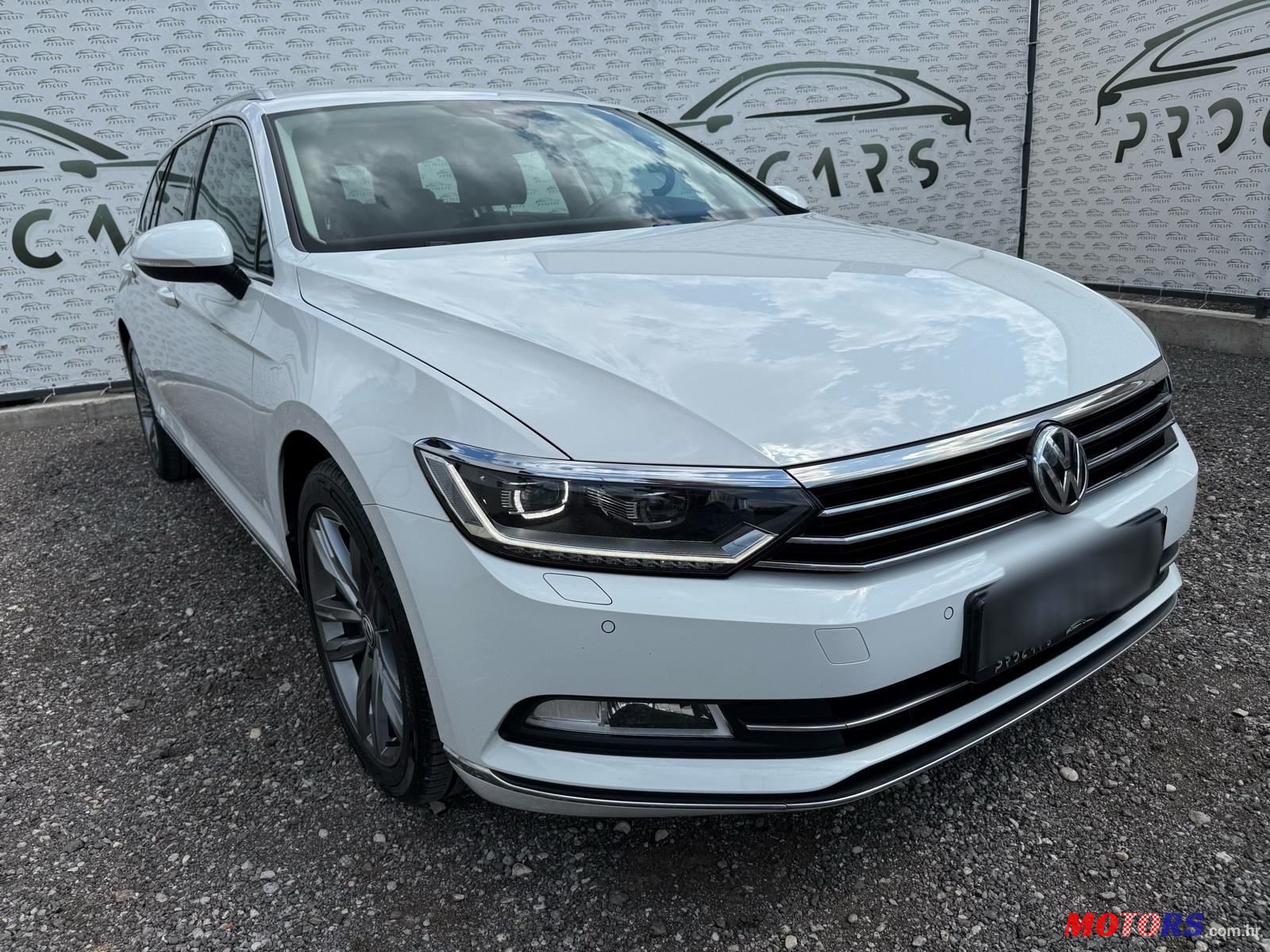2019' Volkswagen Passat Variant photo #3