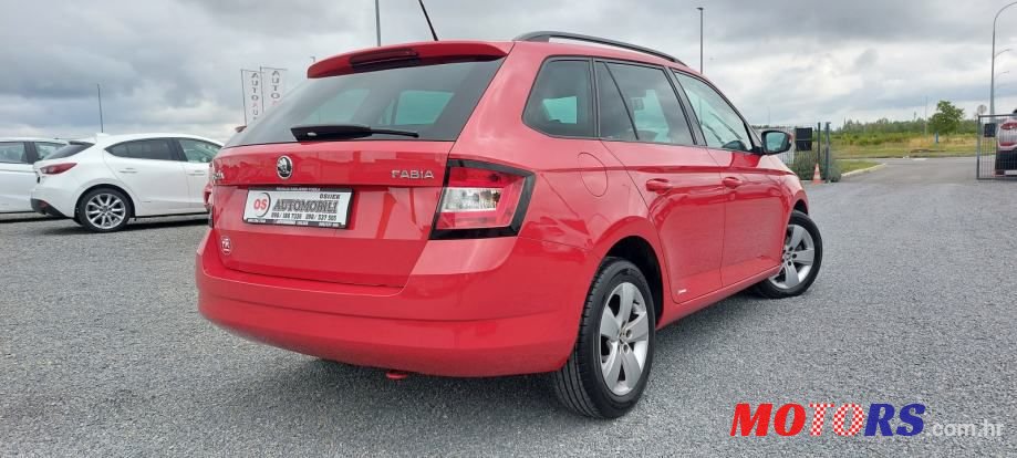 2015' Skoda Fabia Combi photo #5