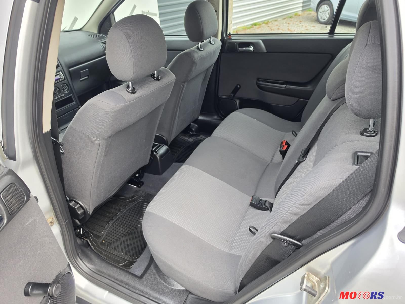 2008' Opel Astra Karavan photo #4