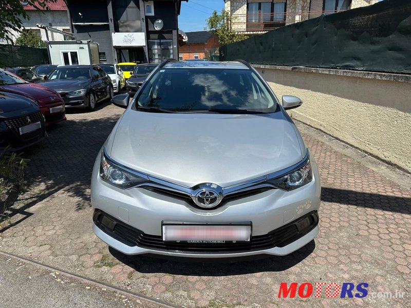 2016' Toyota Auris Karavan photo #2