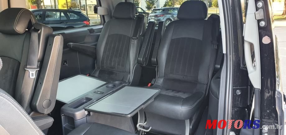 2008' Mercedes-Benz Viano 3,0 Cdi photo #5