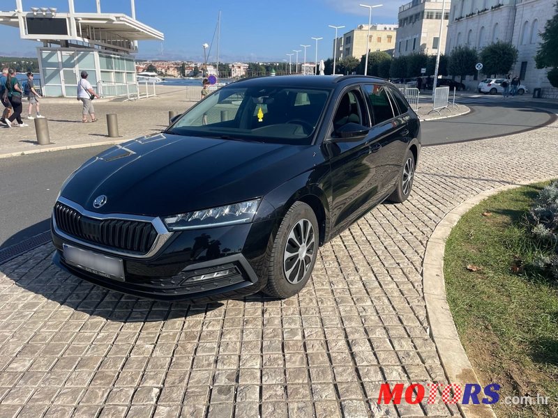 2020' Skoda Octavia Combi photo #1