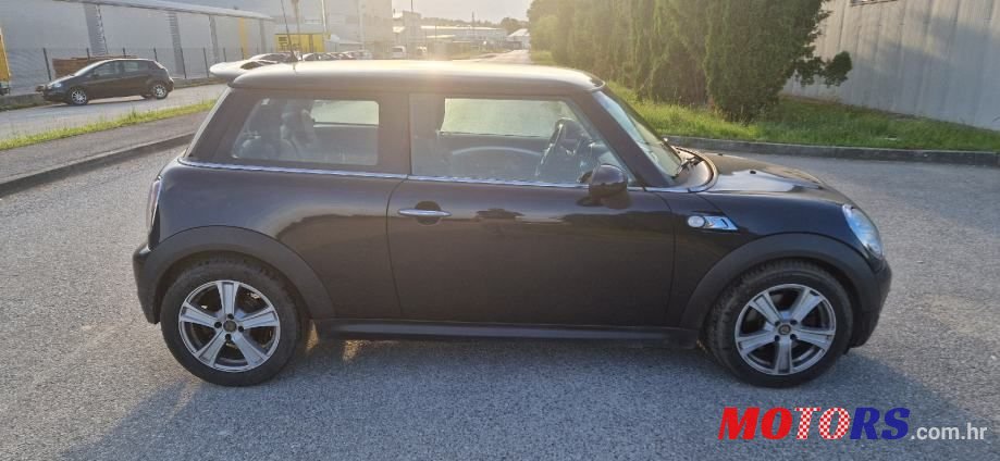 2007' MINI Cooper Cooper photo #3