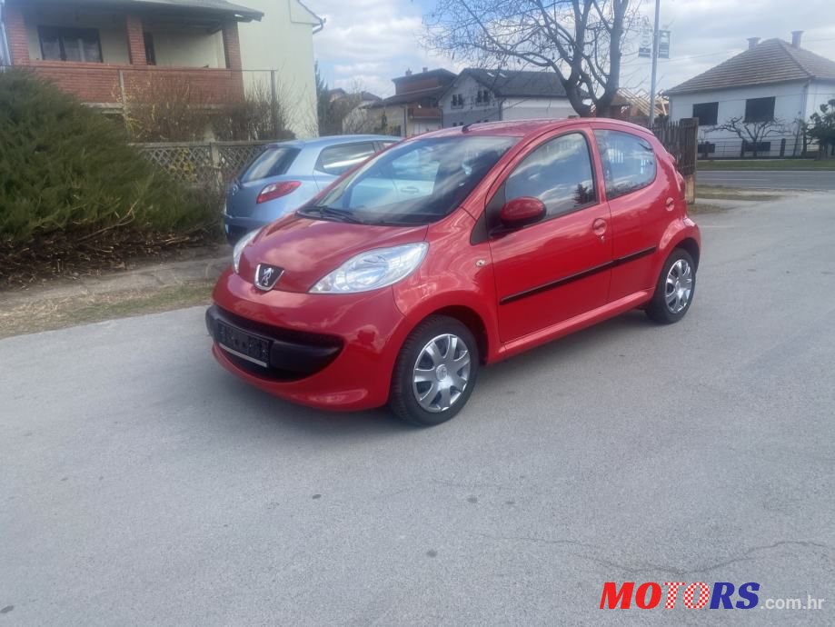 2008' Peugeot 107 1,0 photo #1
