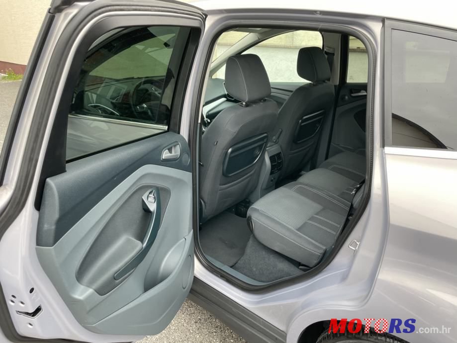 2011' Ford C-MAX Titanium photo #4