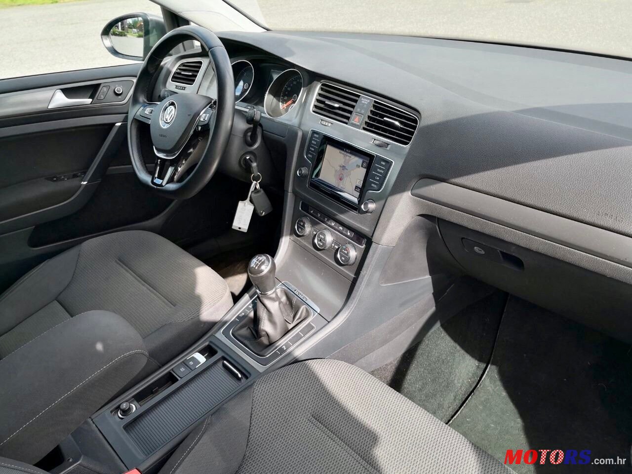 2010' Volkswagen Golf VII 1.6 TDI 4Motion photo #3