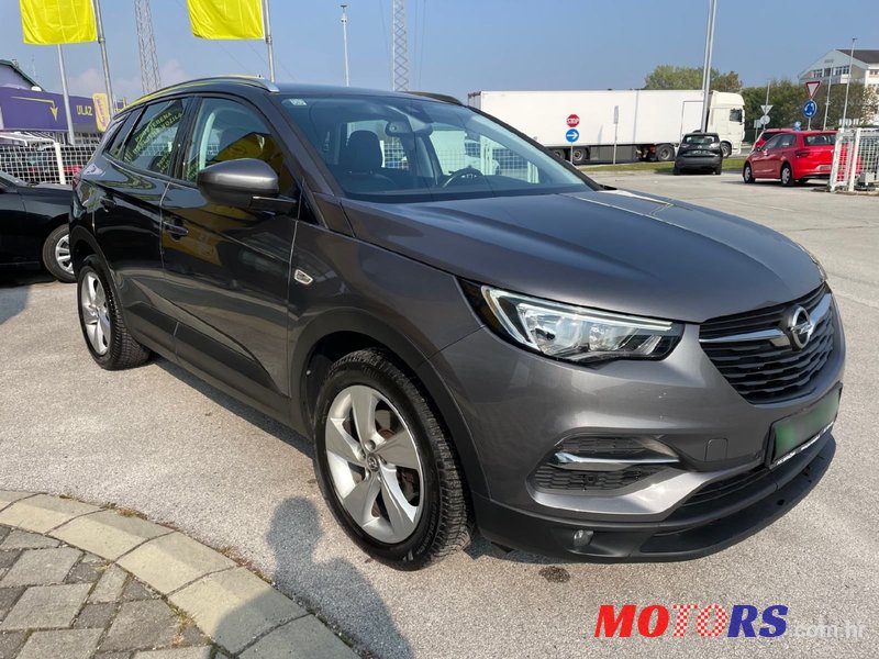 2018' Opel Grandland 1.2 photo #2