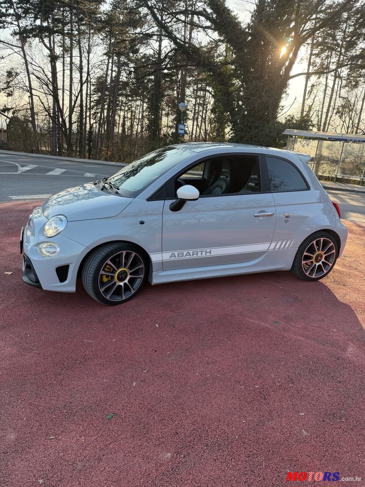 2018' Fiat 500 Abarth photo #2