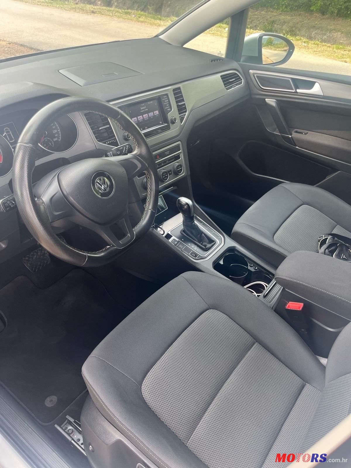 2014' Volkswagen Golf Sportsvan photo #6