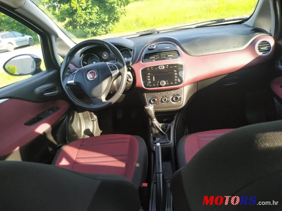 2010' Fiat Punto Evo photo #6