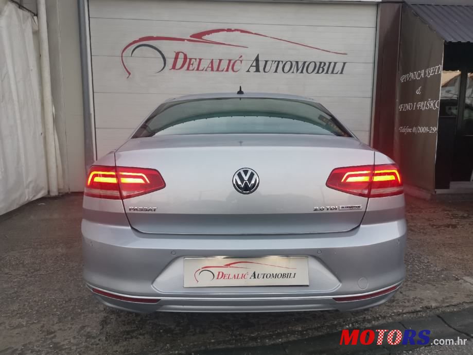 2017' Volkswagen Passat photo #5