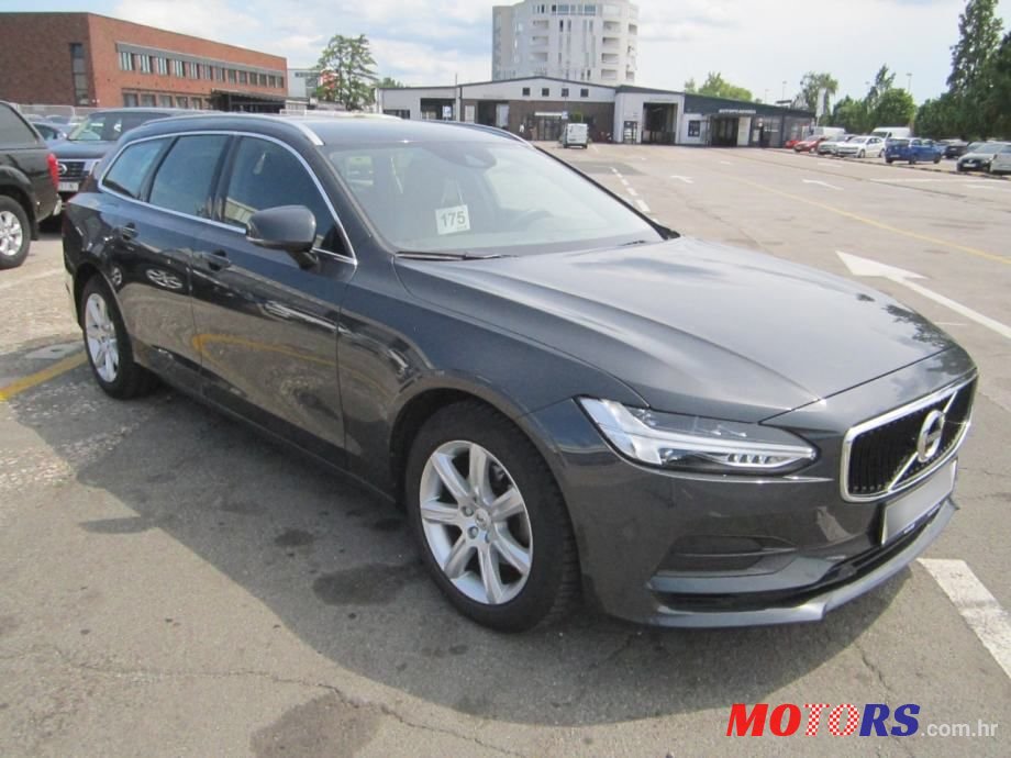 2018' Volvo V90 D3 Momentum photo #3