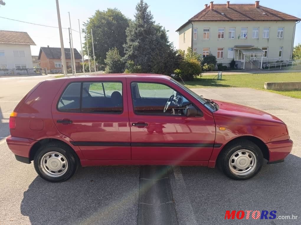 1998' Volkswagen Golf III 1.6 Cl photo #5