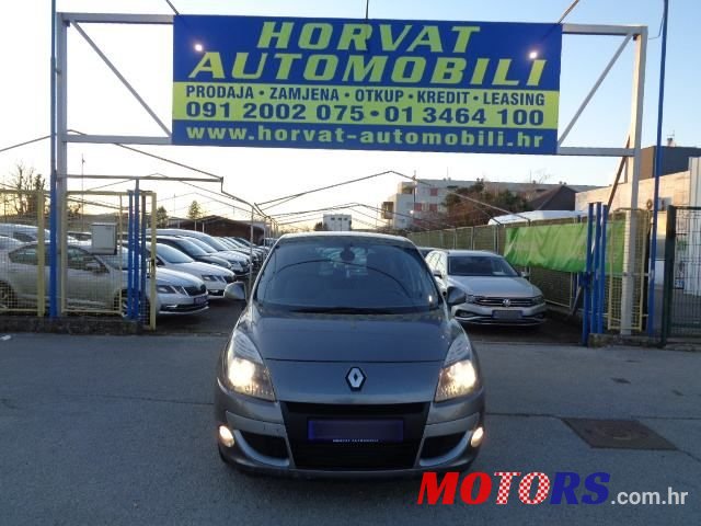 2011' Renault Scenic 1.6 Dci photo #3