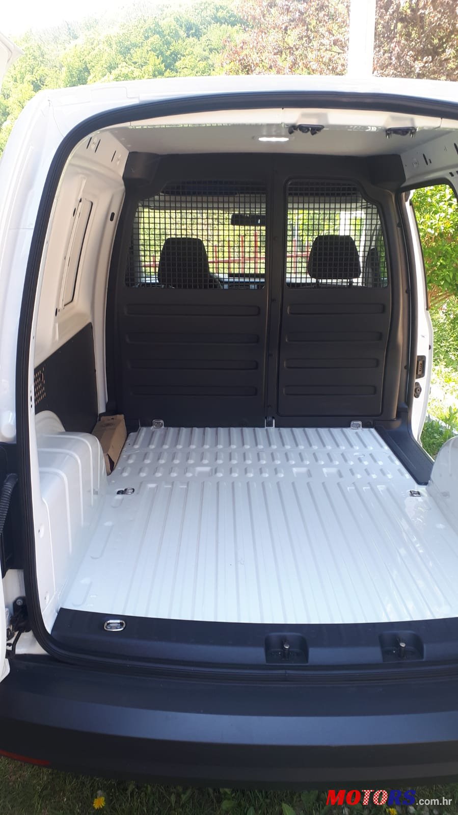 2019' Volkswagen Caddy cargo photo #3