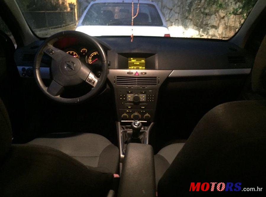 2006' Opel Astra 1,6 photo #1