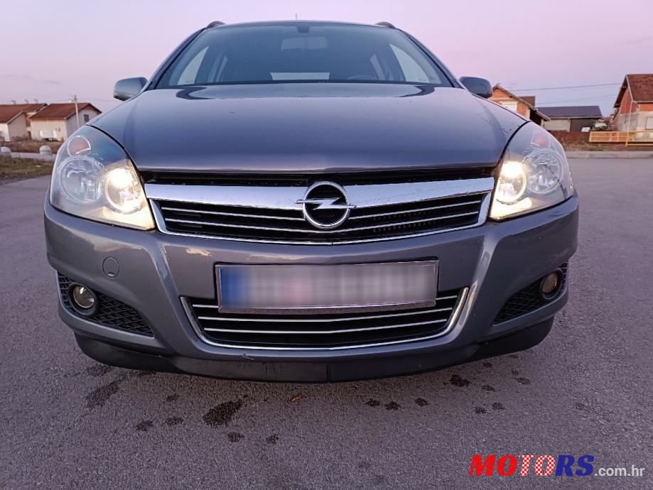 2007' Opel Astra Karavan photo #2