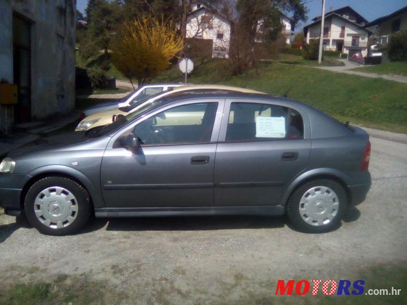 2005' Opel Astra 1,4 16V photo #1