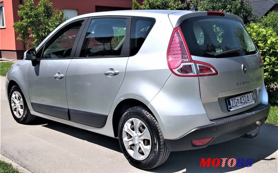 2009' Renault Scenic photo #2