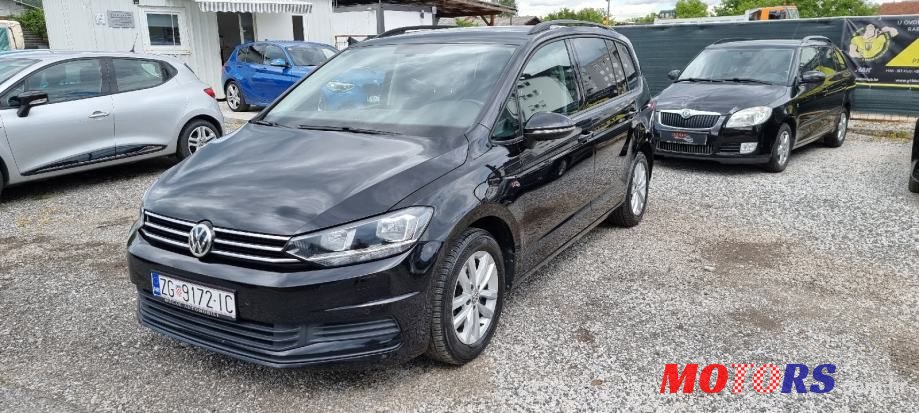 2015' Volkswagen Touran photo #2